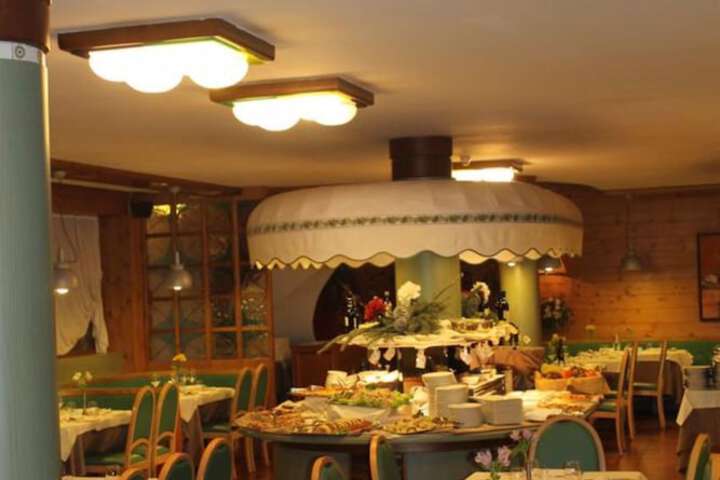 Dining 56 of 72
