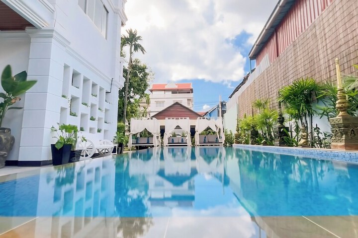Pool 52 of 79