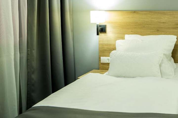 Room 6 of 30