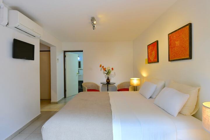Room 25 of 114