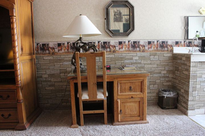 Room 43 of 82