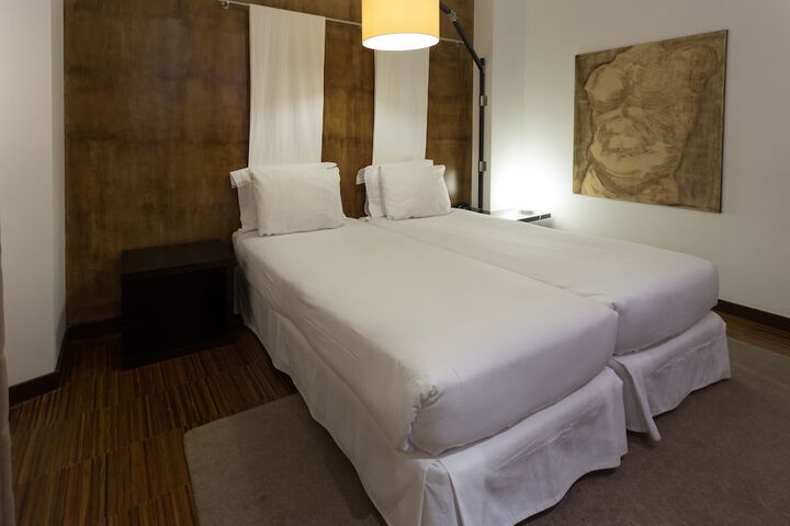 Room 8 of 36
