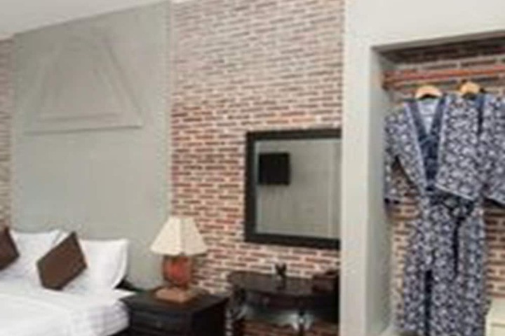 Room 4 of 62