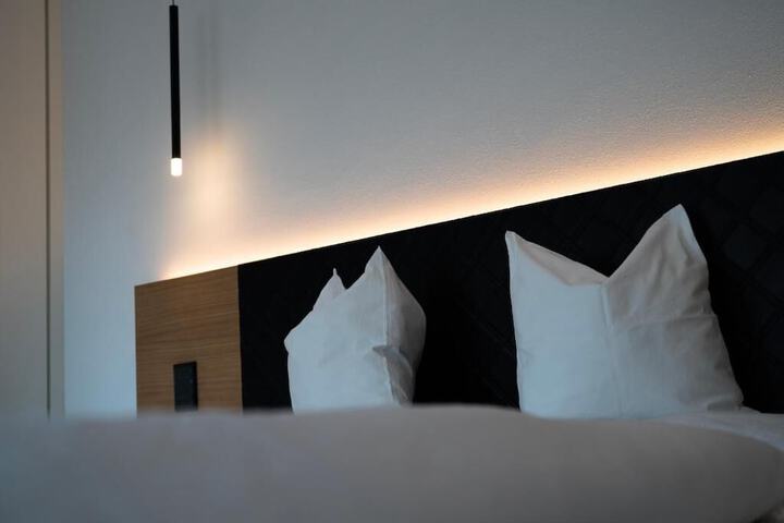 Room 2 of 29