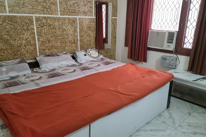 Room 12 of 22