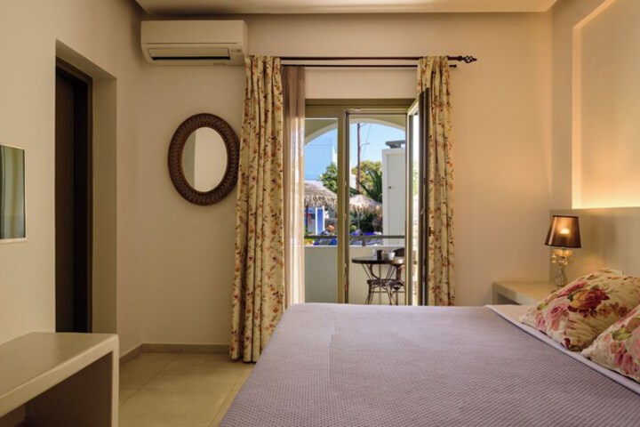 Room 47 of 127