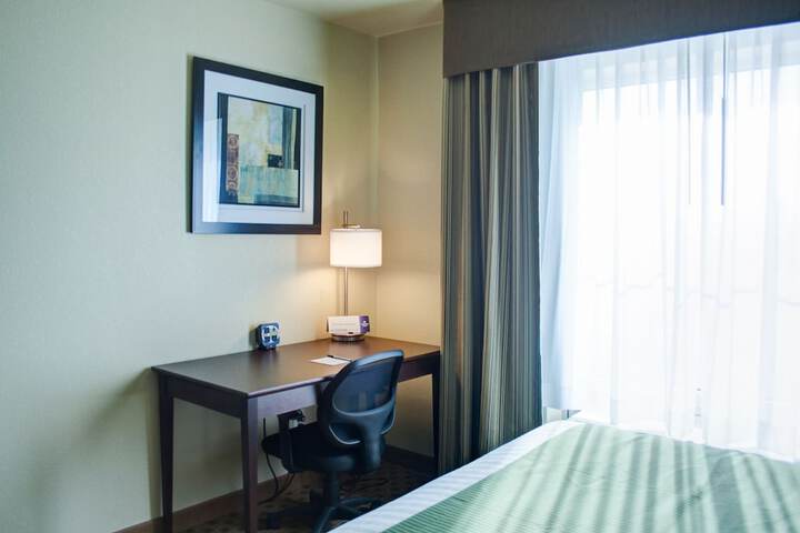 1 King Bed (9 of 19)