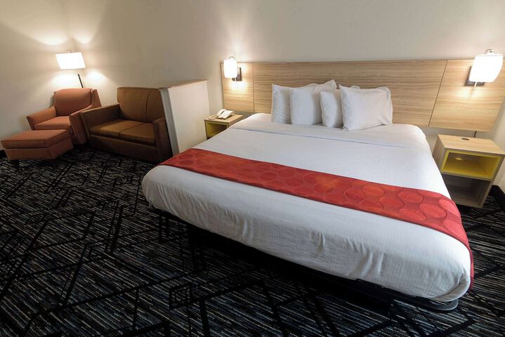 1 King Bed (14 of 26)