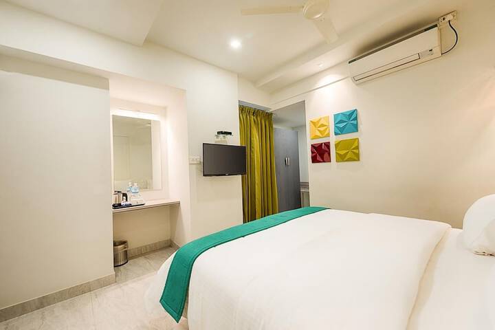 Room 13 of 20