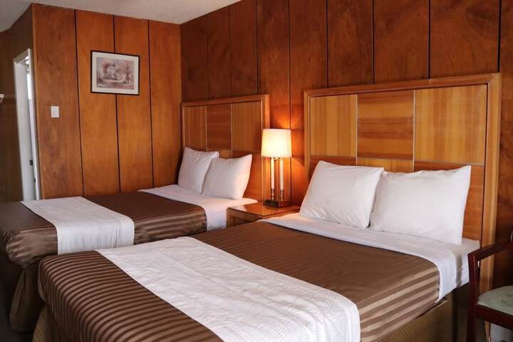 Room 9 of 27