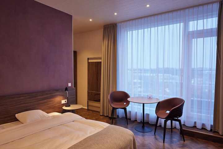 Room 10 of 89