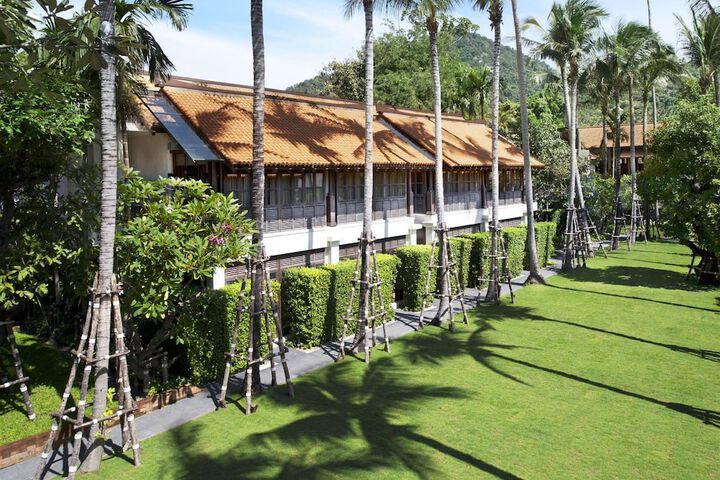 Hotel Exterior 112 of 128