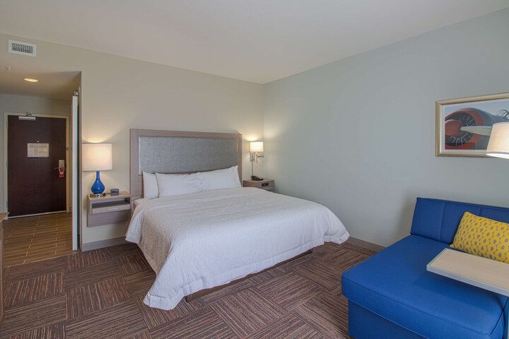 Room 8 of 42
