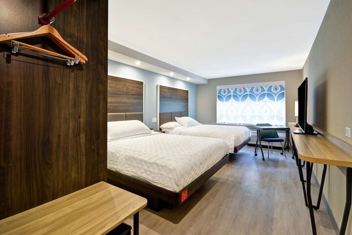 2 Queen Beds (6 of 14)