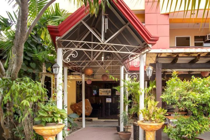 Golden Belle Apartelle & Suites