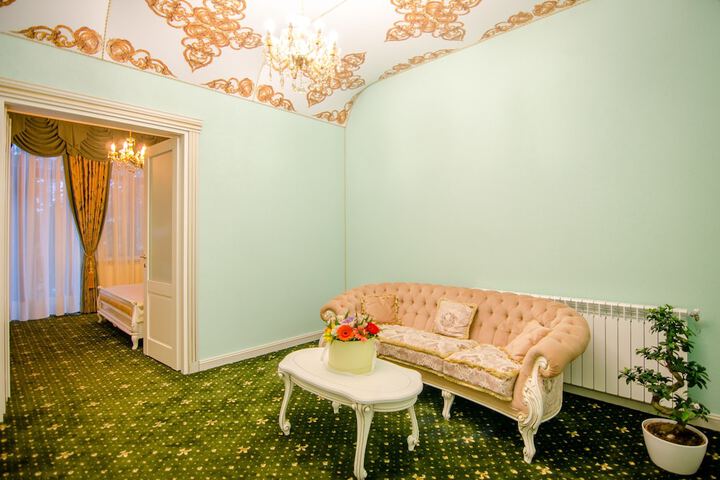 Room 76 of 131