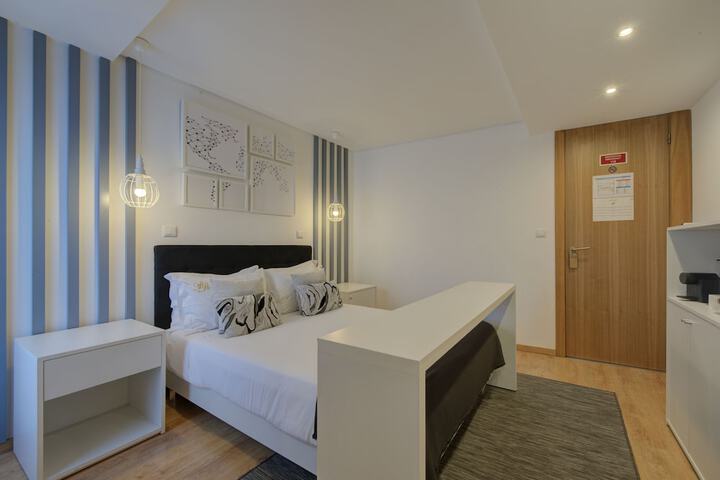 Room 10 of 36