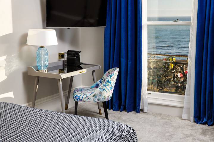 Room 52 of 111