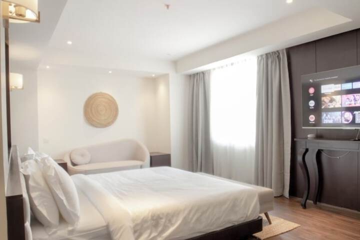Room 42 of 153