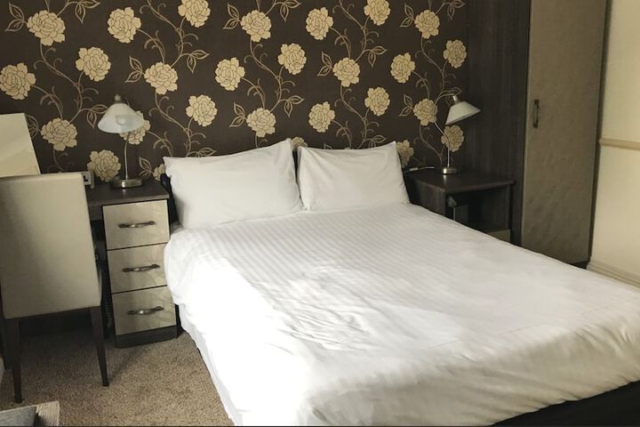 Room 14 of 32