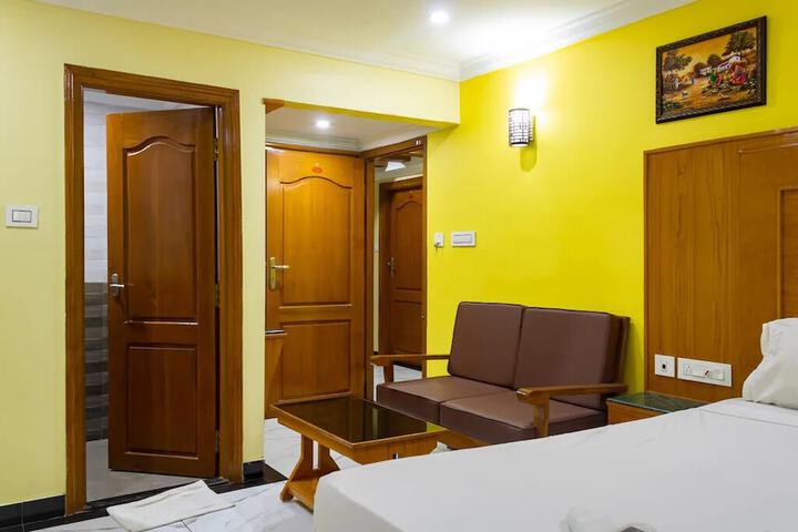 Room 3 of 6