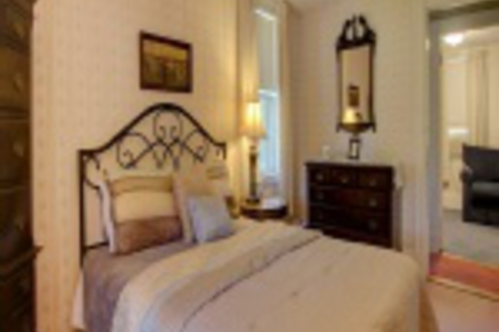 Room 301 of 408