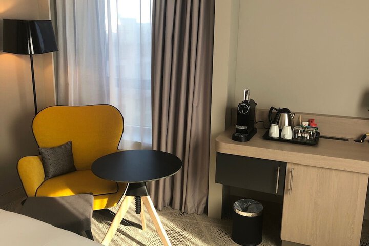 Room 12 of 26