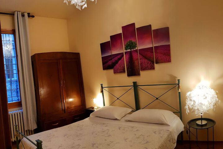 Room 8 of 33