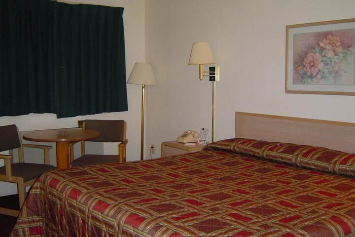 Room 19 of 35