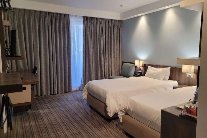 Room 11 of 187