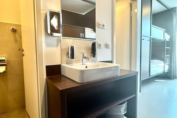 Room 49 of 72