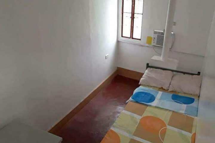 Room 5 of 18