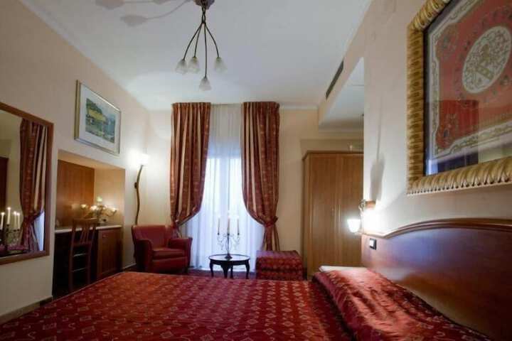 Room 5 of 27