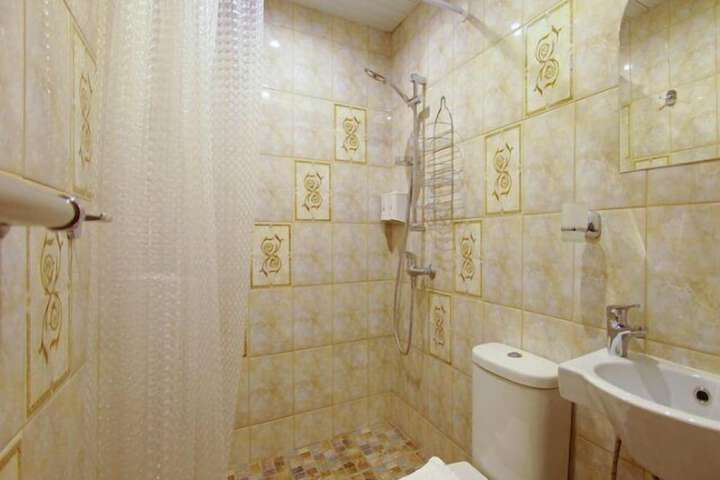 Room 17 of 25