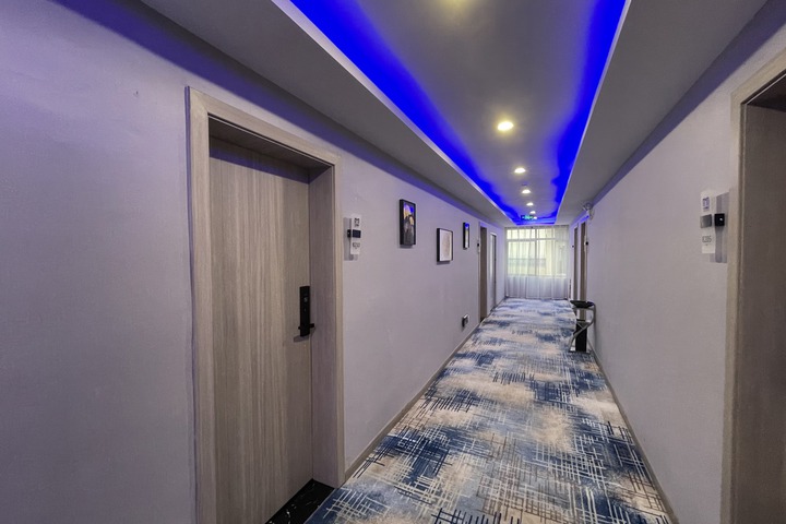 Hotel Interior 6 of 18