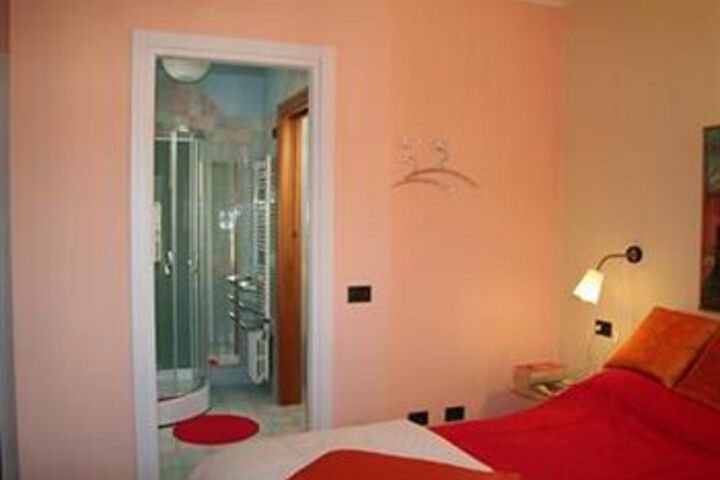 Room 12 of 21