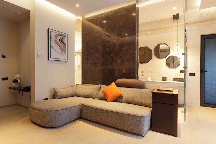 Room 14 of 130