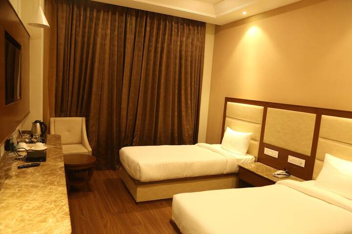 Room 14 of 32