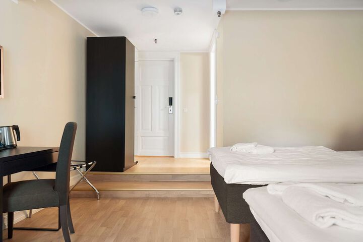 Room 26 of 62
