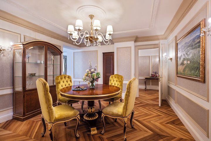 Room 4 of 76