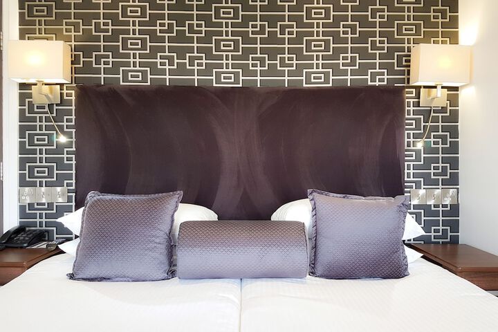 Room 22 of 142