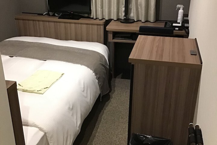 Room 14 of 40