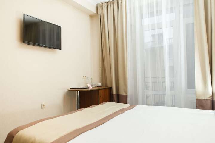 Room 26 of 147
