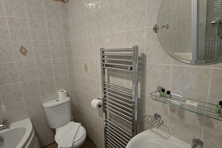 Room 35 of 72