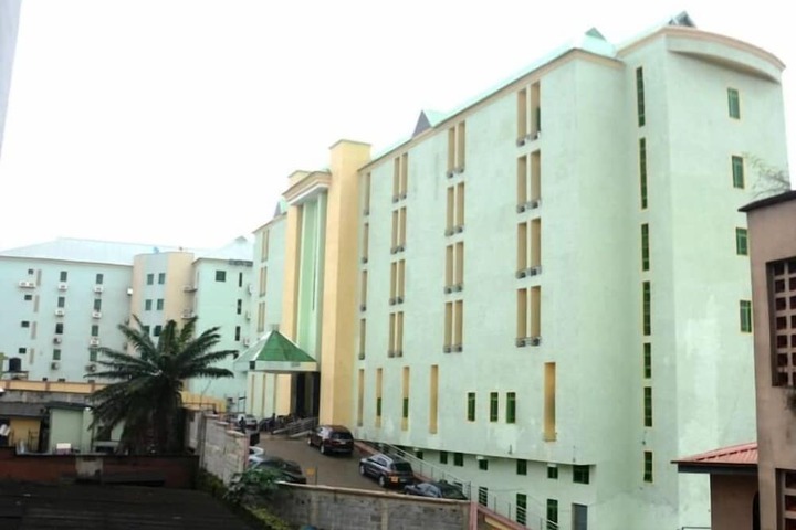Hotel 32 of 33
