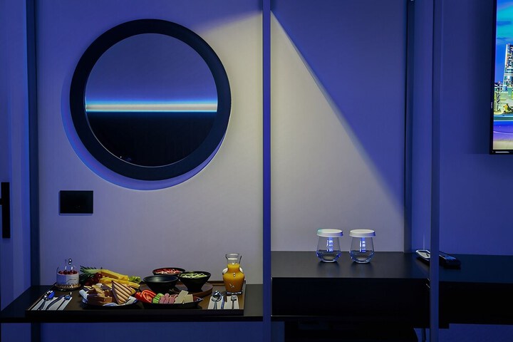 Room 17 of 35
