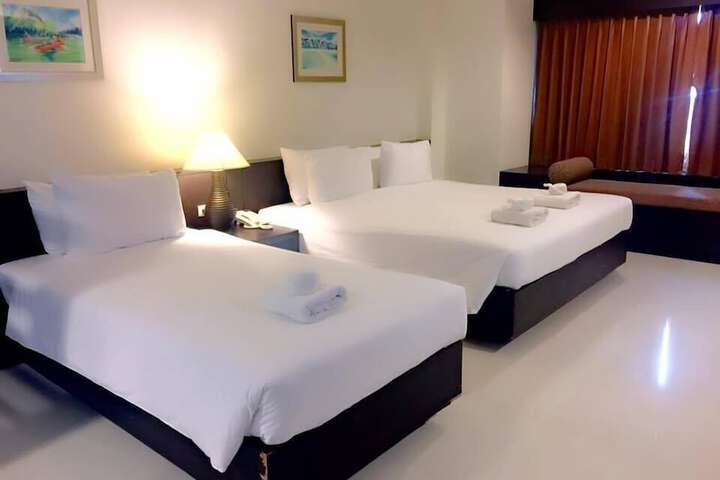 Room 9 of 19