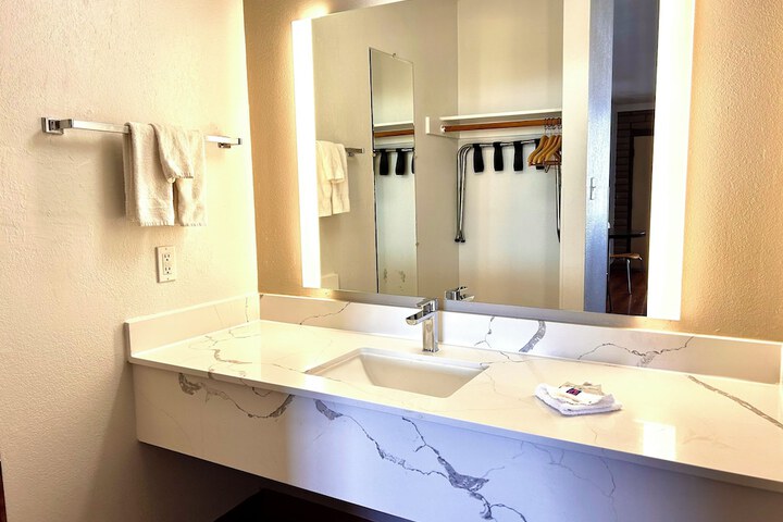 Room 8 of 20