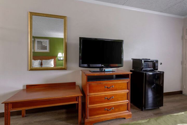 2 Queen Beds Efficiency (3 of 6)