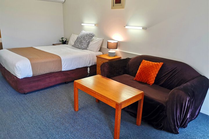 Room 12 of 64